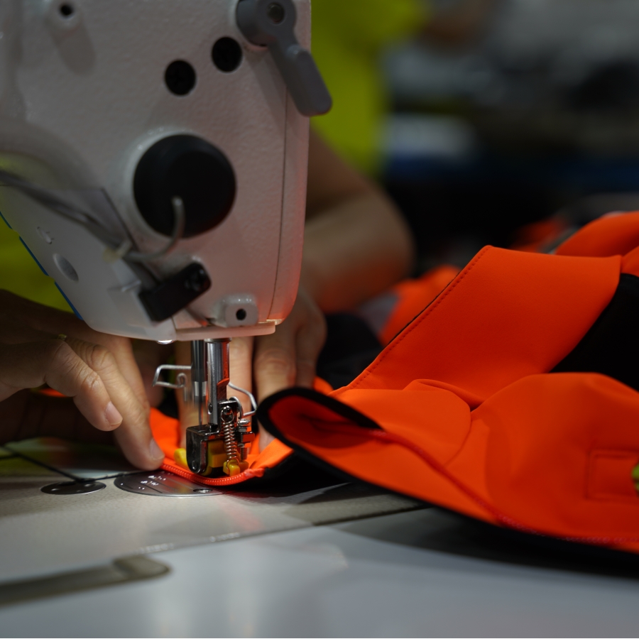 Choosing Fabric for a Technical Product: The 5 Parameters We Check Before Recommending
