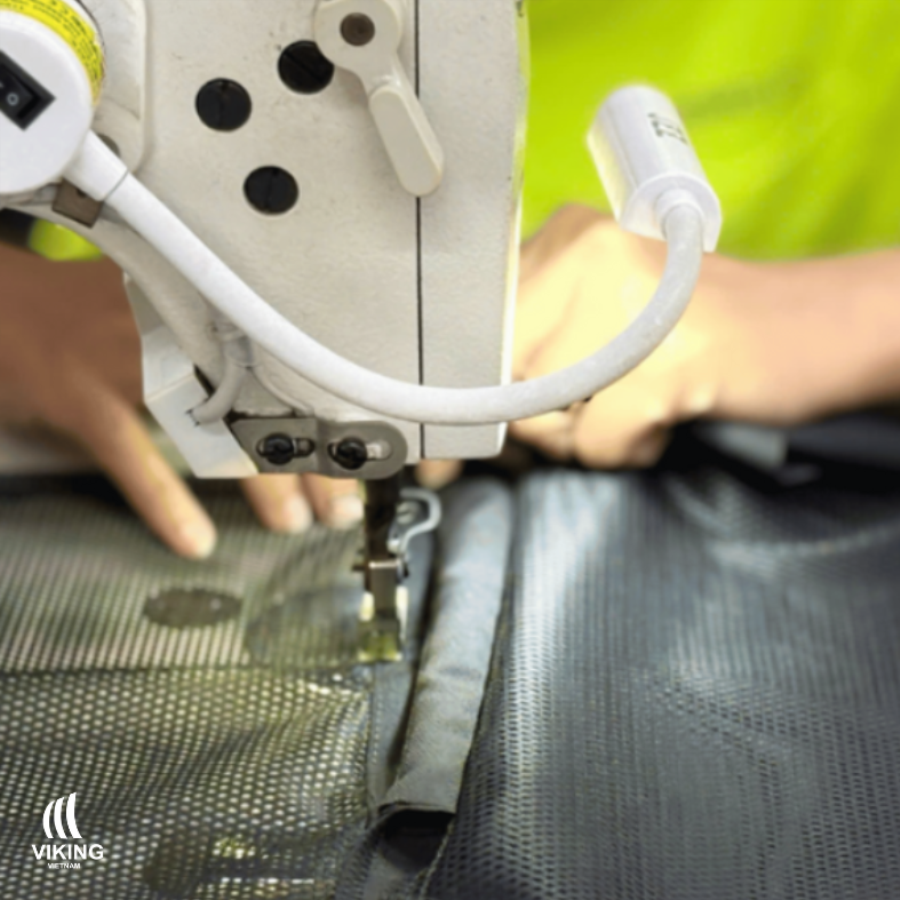 Optimize Your Protective Workwear with Viking – Understanding Waterproof and Specialized Softshell Fabrics