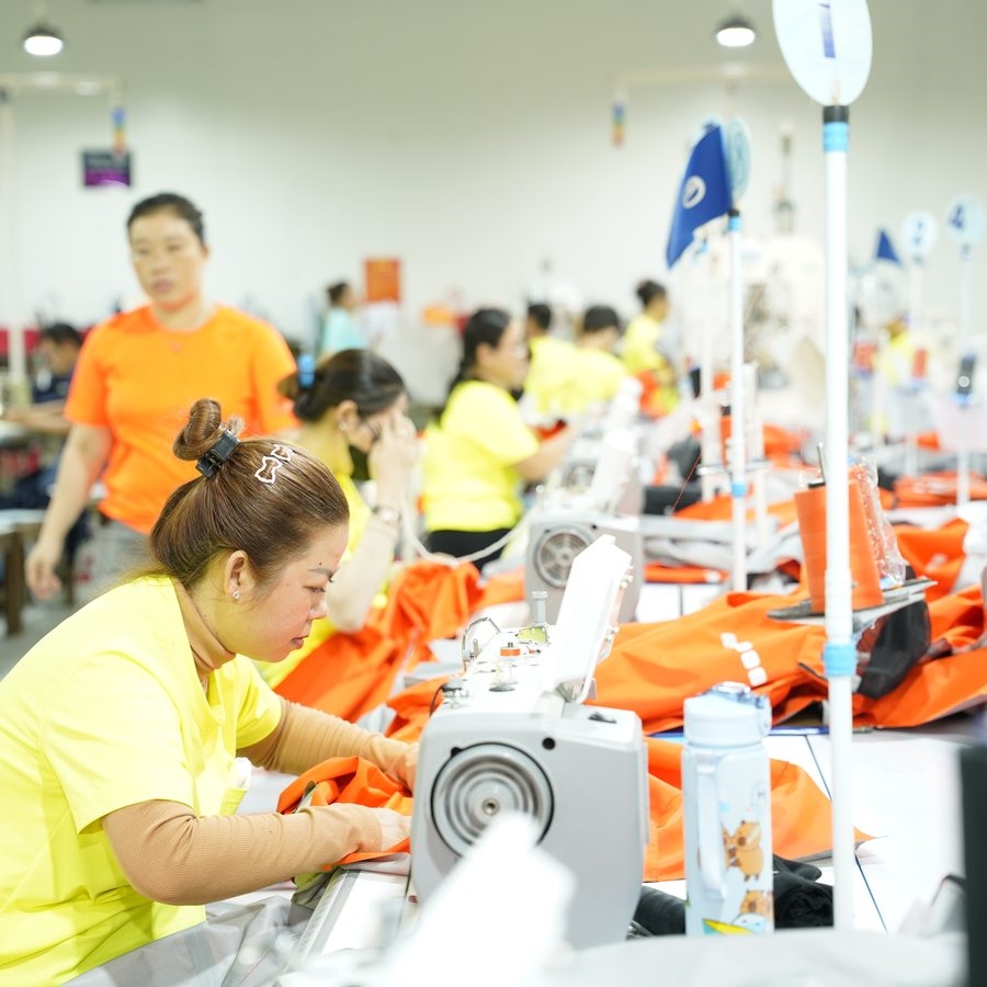 Waterproof Garment Manufacturing Capability: What Buyers Should Check Before Placing an Order