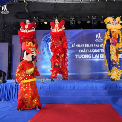 Vietnamese identity in the opening of a new era at Viking